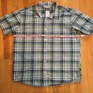 Patagonia men’s short sleeve button down shirt